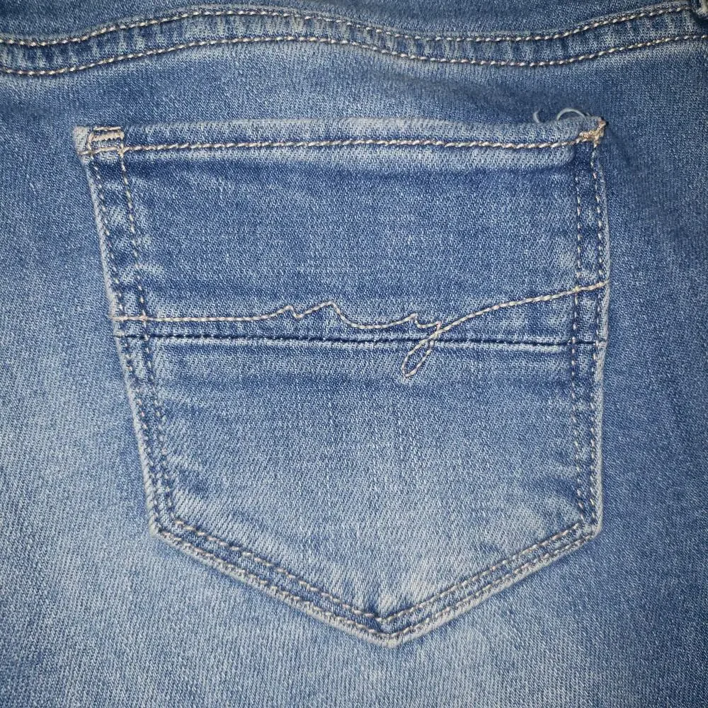 NY&Co Soho Jeans Size 4 Boyfriend Skinny Stretch Distressed Blue Denim